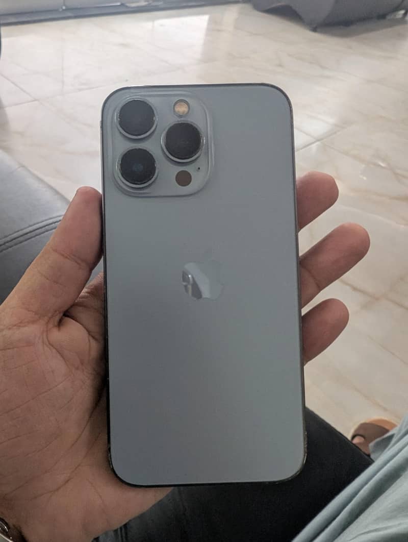 Apple iPhone 13 pro 0