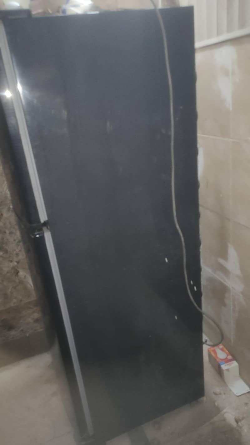 Dawlance 9175WBHZ Plus Medium Refrigerator – Excellent Condition 4