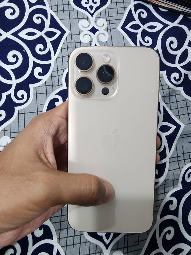 Apple iPhone 16 Pro Max 3