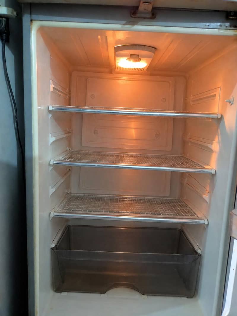 Working Refrigerator 2
