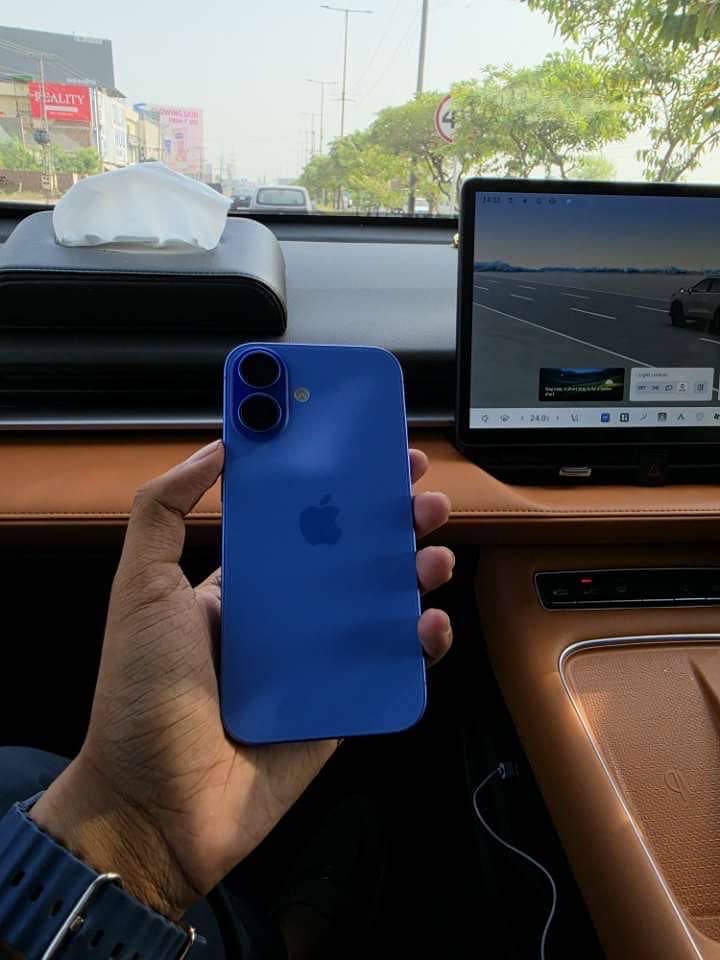 Apple iPhone 16 1