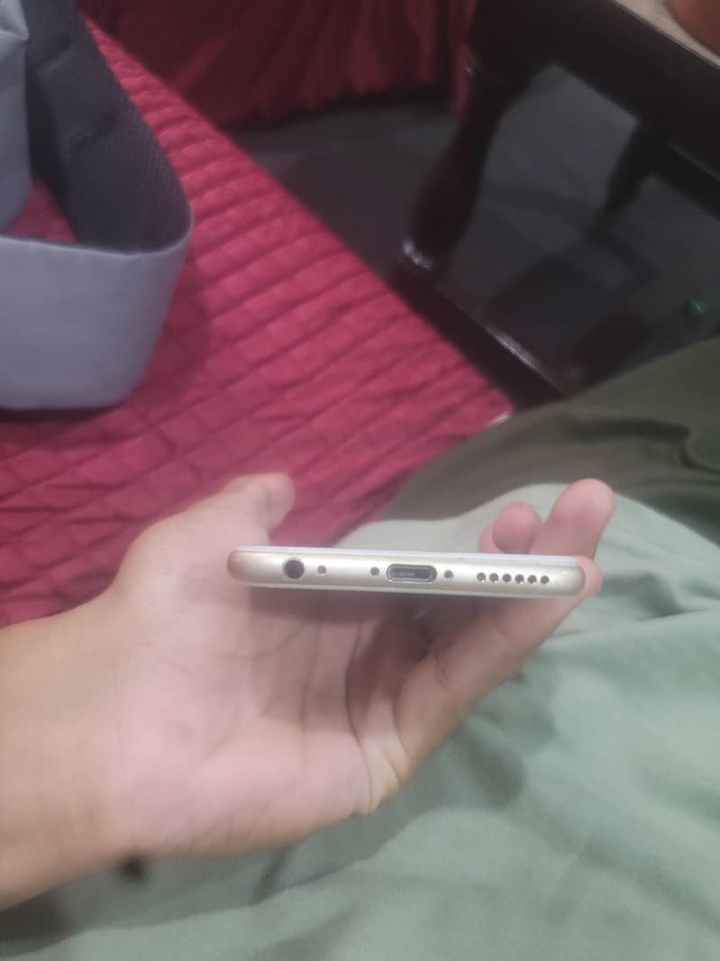 Apple iPhone 6S 5
