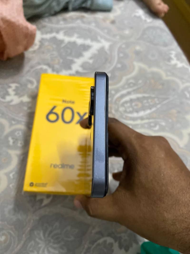 Realme Note 60x 2
