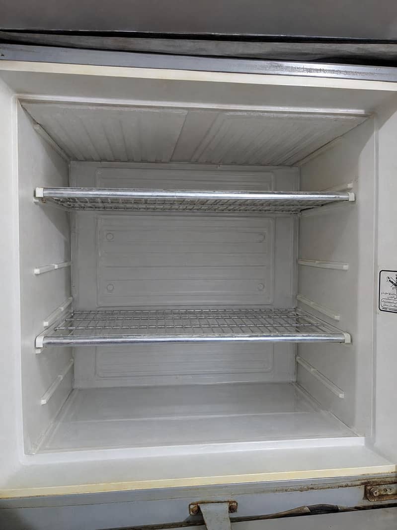 Working Refrigerator 3