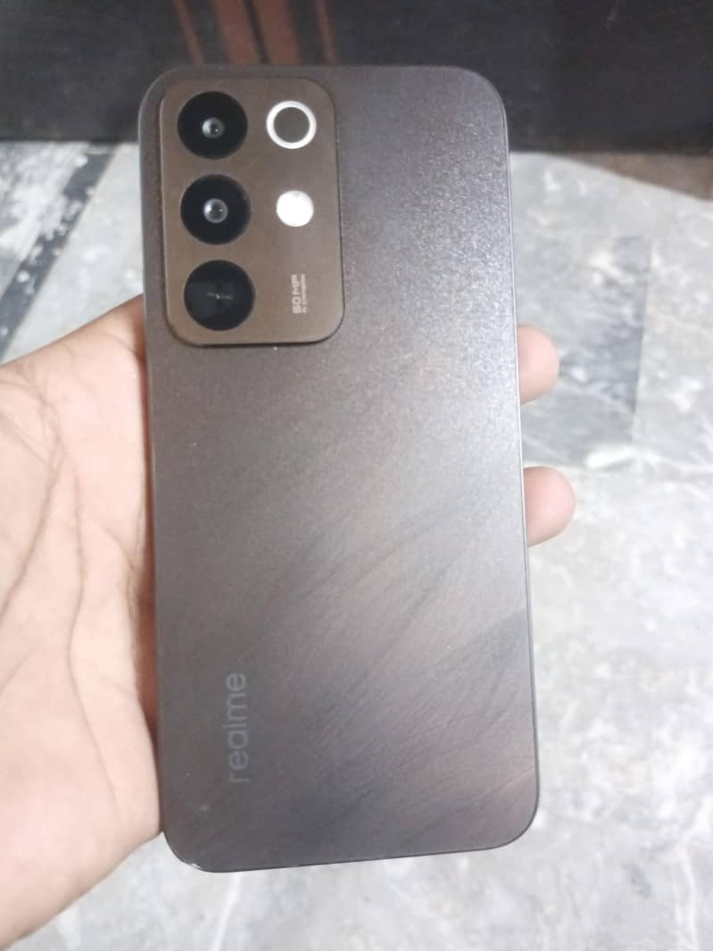 Realme C85 0