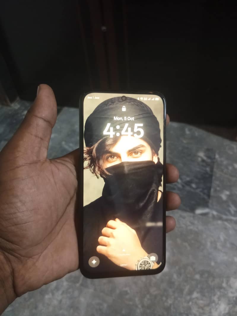 Realme C85 1