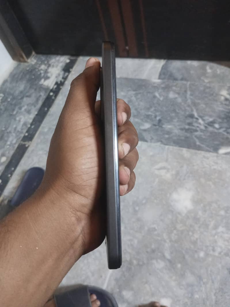 Realme C85 3