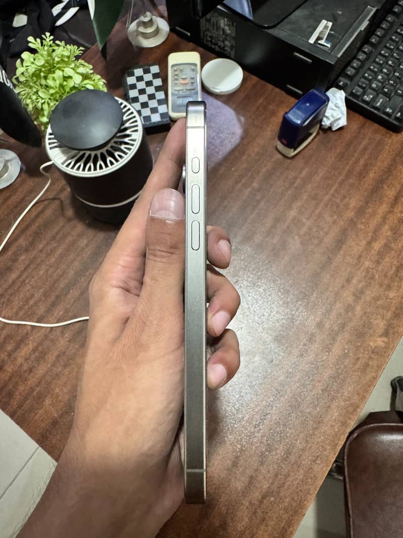Apple iPhone 15 Pro Max 3