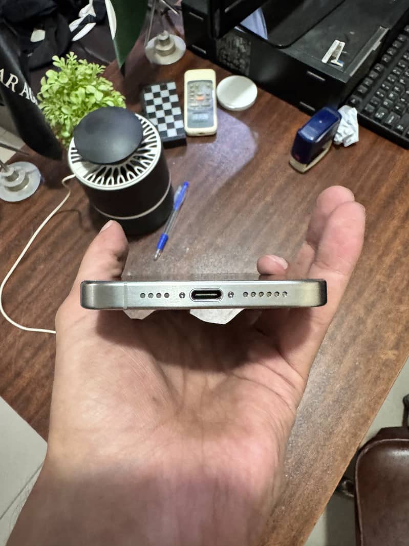 Apple iPhone 15 Pro Max 5