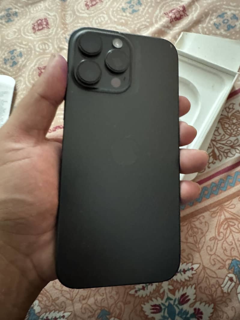 Apple iPhone 16 Pro Max 5