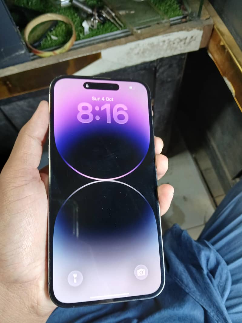 Apple iPhone 14 Pro Max 1