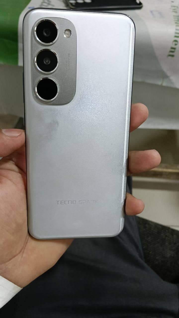 Tecno Spark 40 pro plus 6
