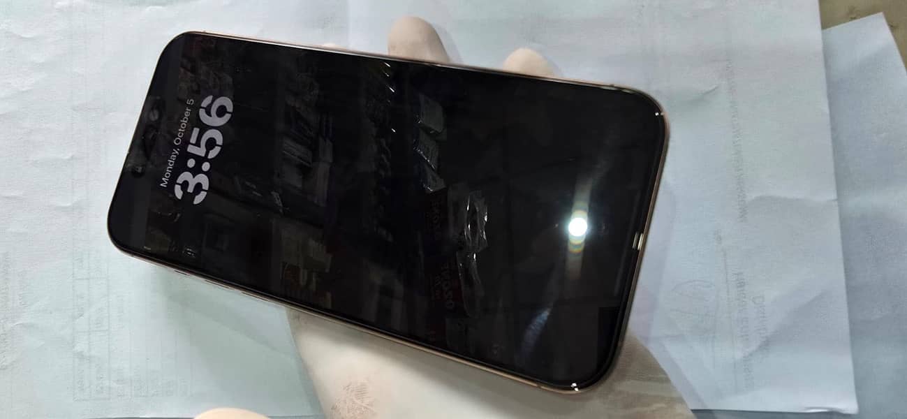 Apple iPhone 16 Pro Max 3