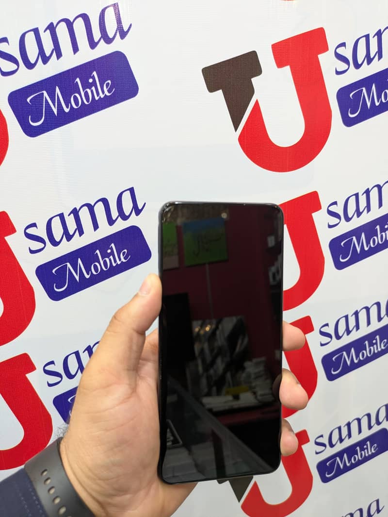 Realme C75 1