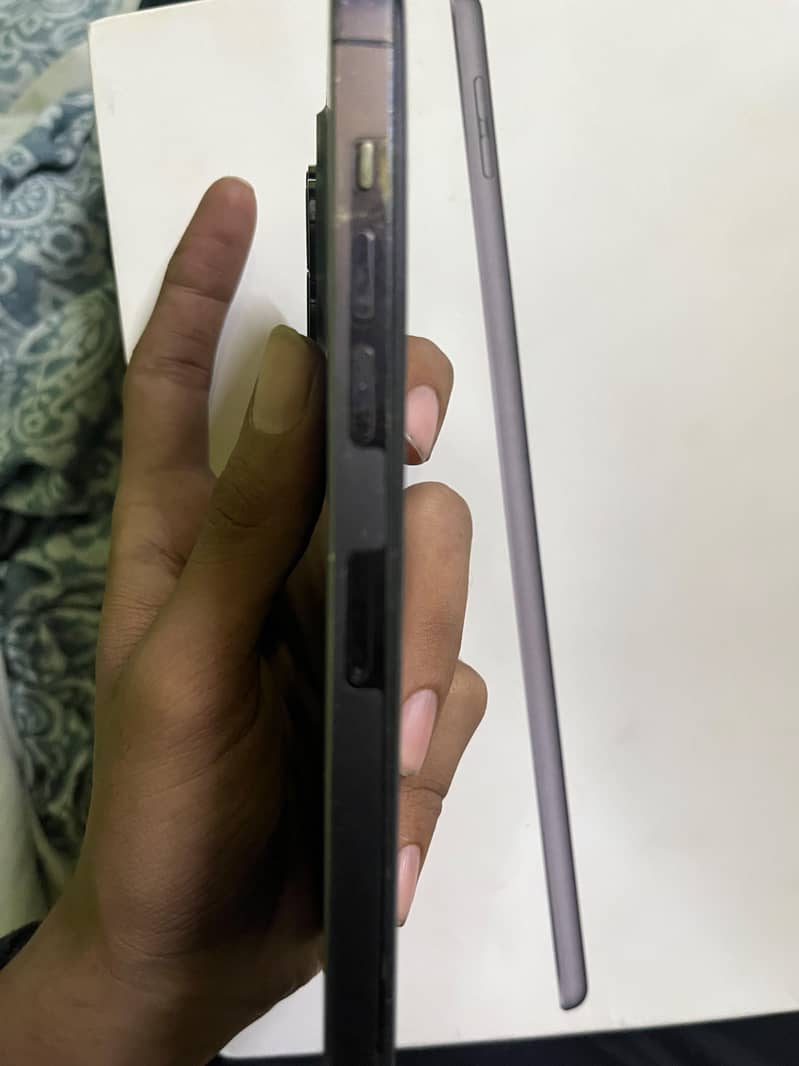 Apple iPhone 14 Pro Max 1