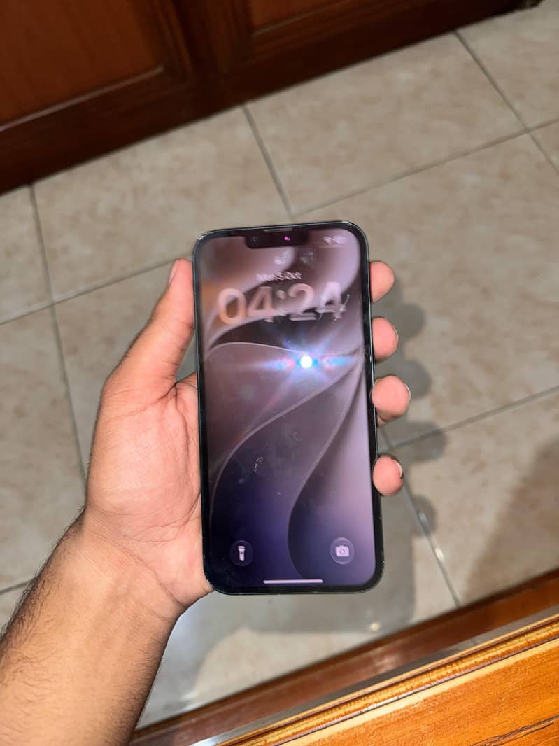 Apple iPhone 14 4
