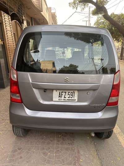 Suzuki W R