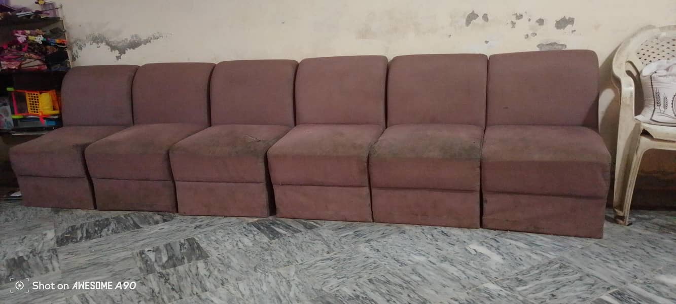 6 individual sofas 0