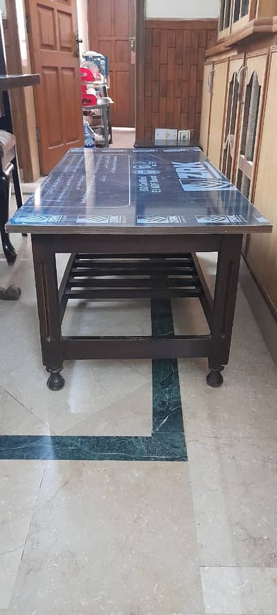 Central table