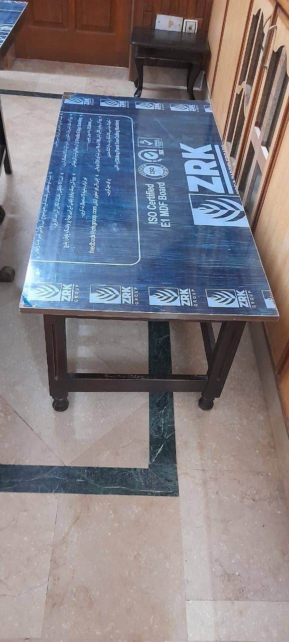 Central table 1