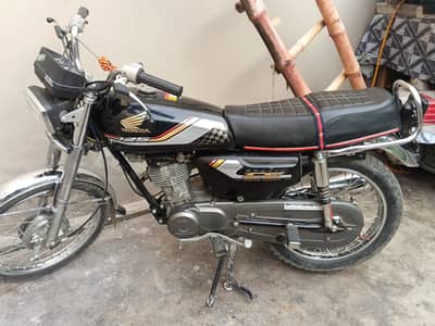 bilkul fresh halat mein hai bike 125 new Pyar Ki Hai