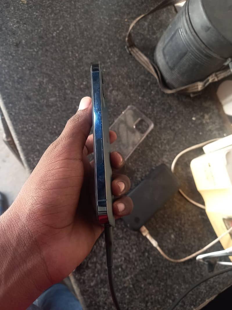 Apple iPhone 12 Pro 3