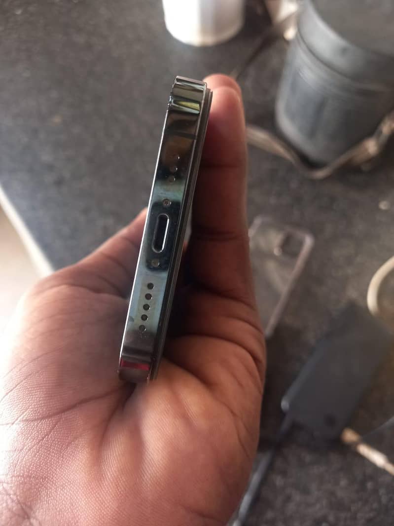 Apple iPhone 12 Pro 6