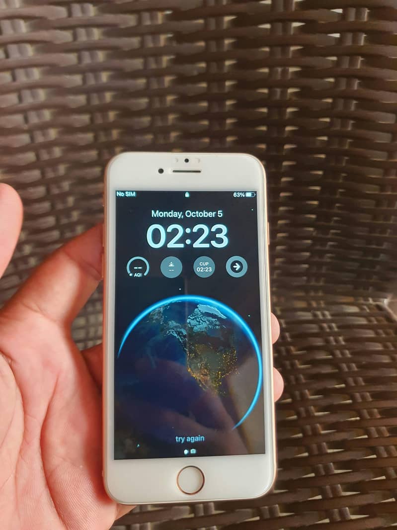 Apple iPhone 8 1
