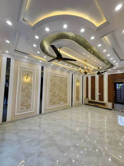 5 MARLA BRAND NEW LUXURY HOUSE AVAILABLE FOR SALE IN PARK VIEW CITY LHR