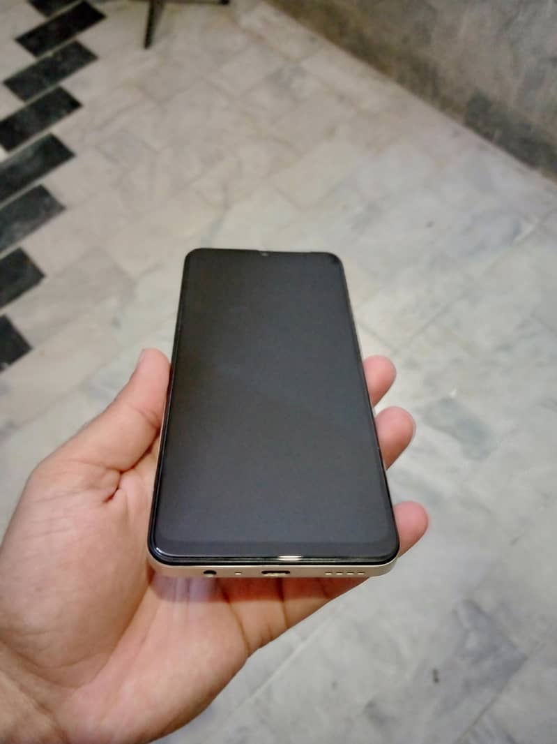 Realme C53 1