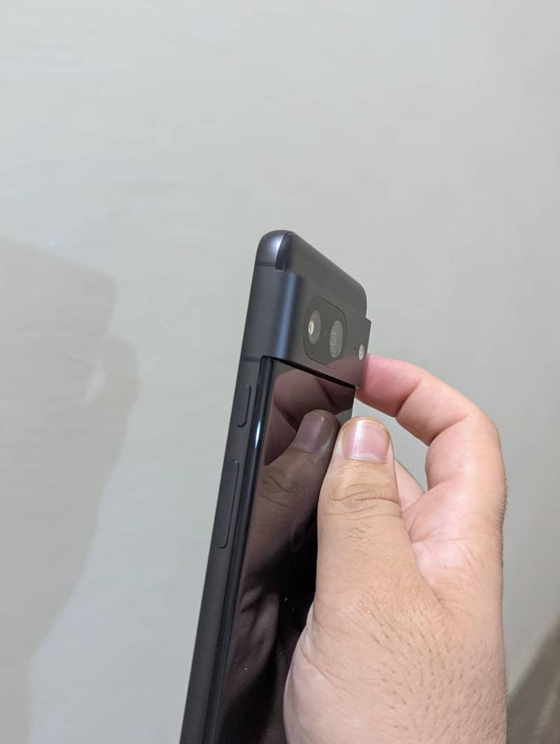 Google Pixel 8 4