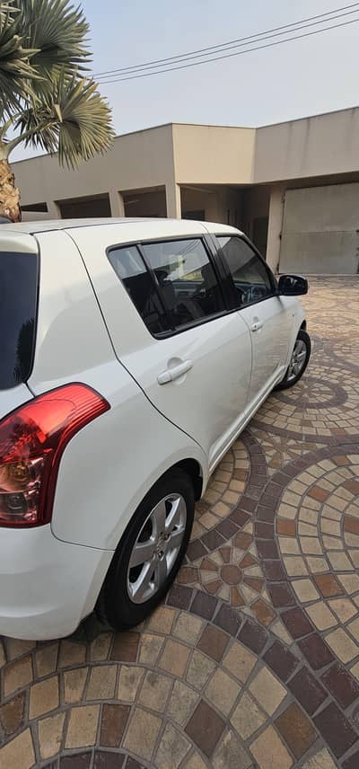 Suzuki Swift 2020 / 21 DLX 1.3 Navigation