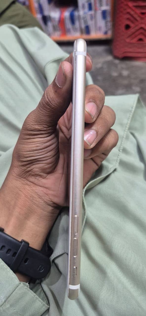 Apple iPhone 7 Plus 3