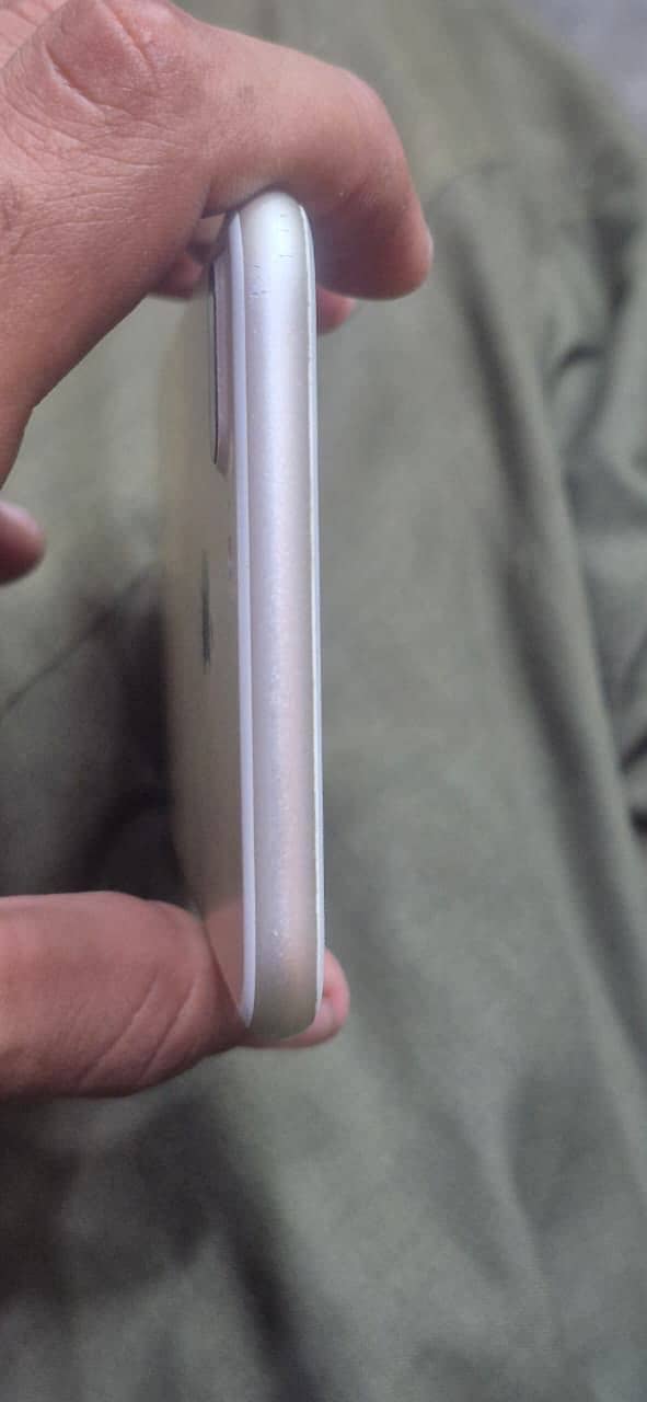 Apple iPhone 7 Plus 4