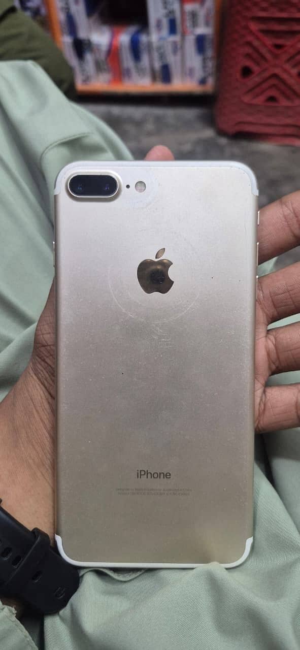 Apple iPhone 7 Plus 8