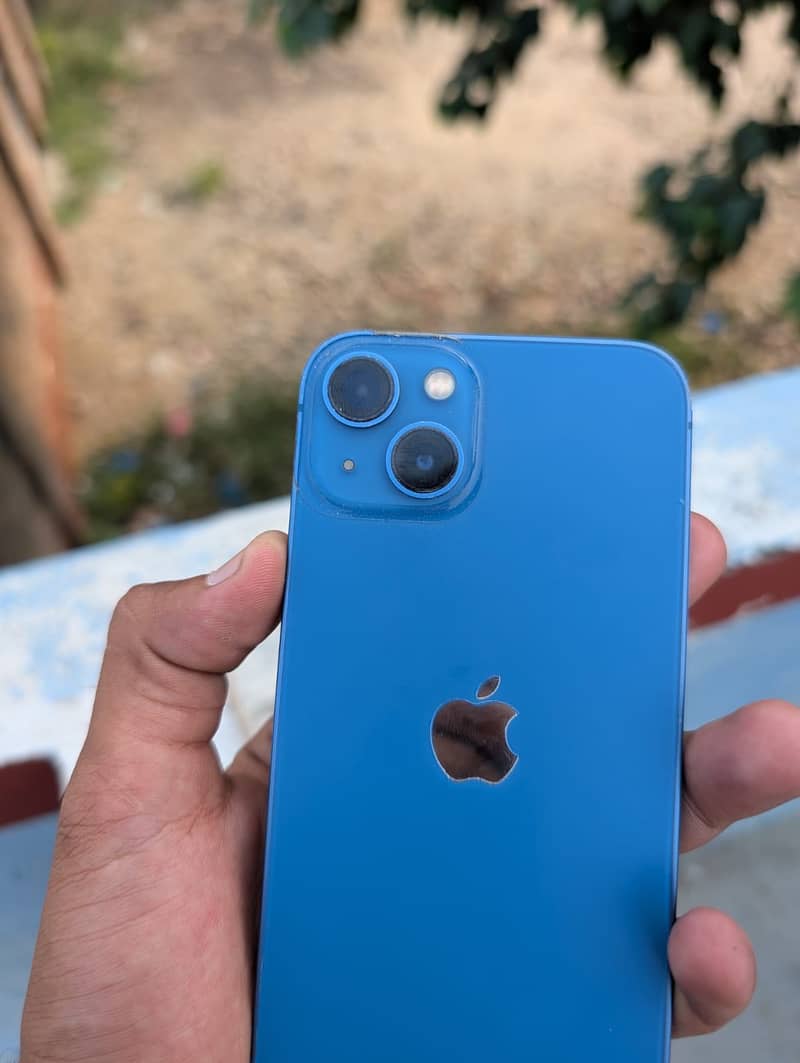 Apple iPhone 13 8