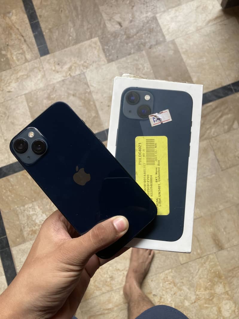 Apple iPhone 13 0