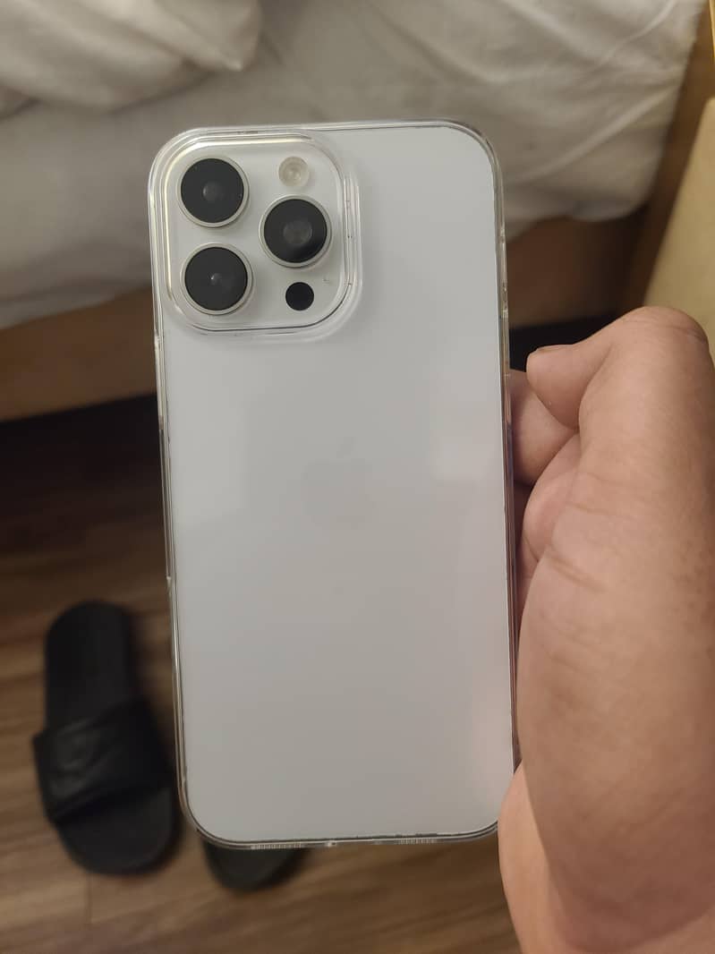Apple iPhone 16 Pro Max 0