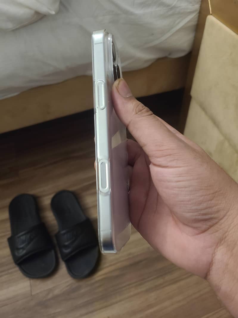 Apple iPhone 16 Pro Max 3