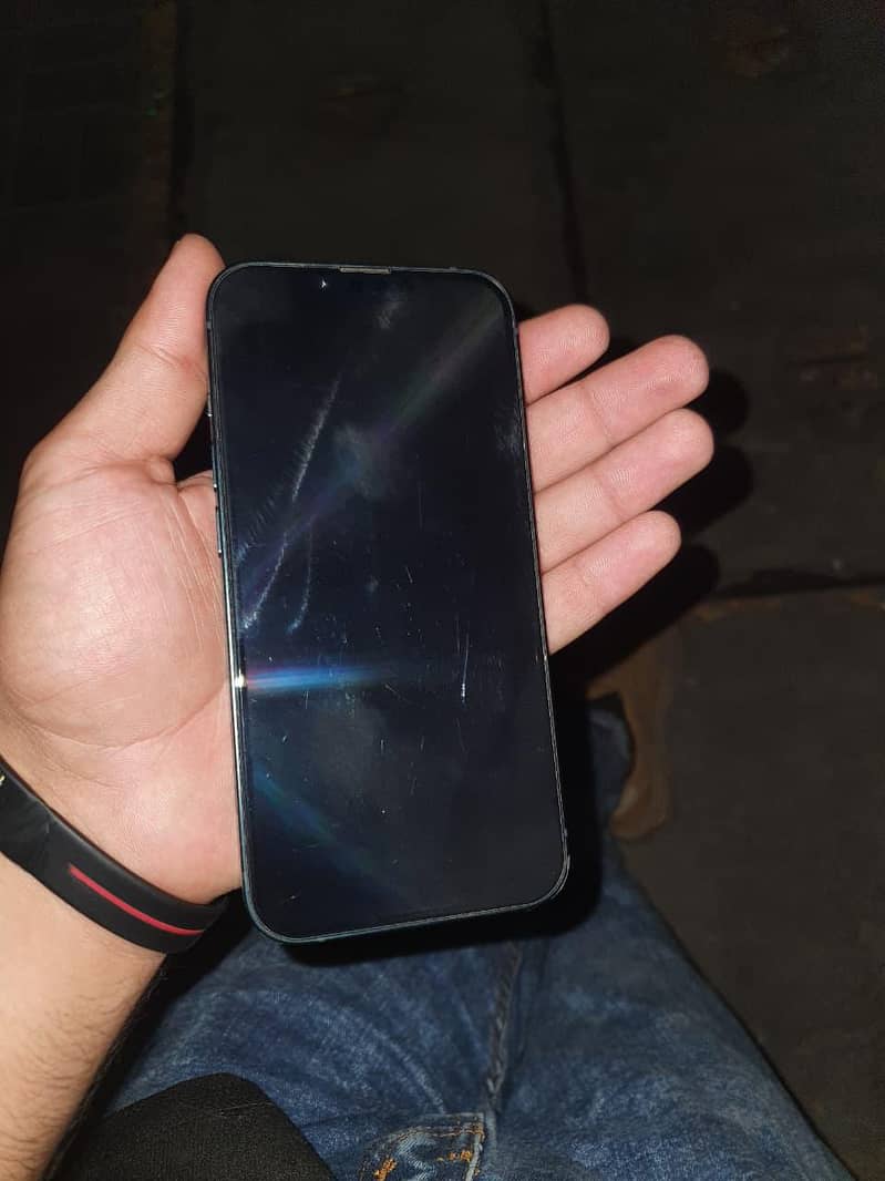 Apple iPhone 14 3