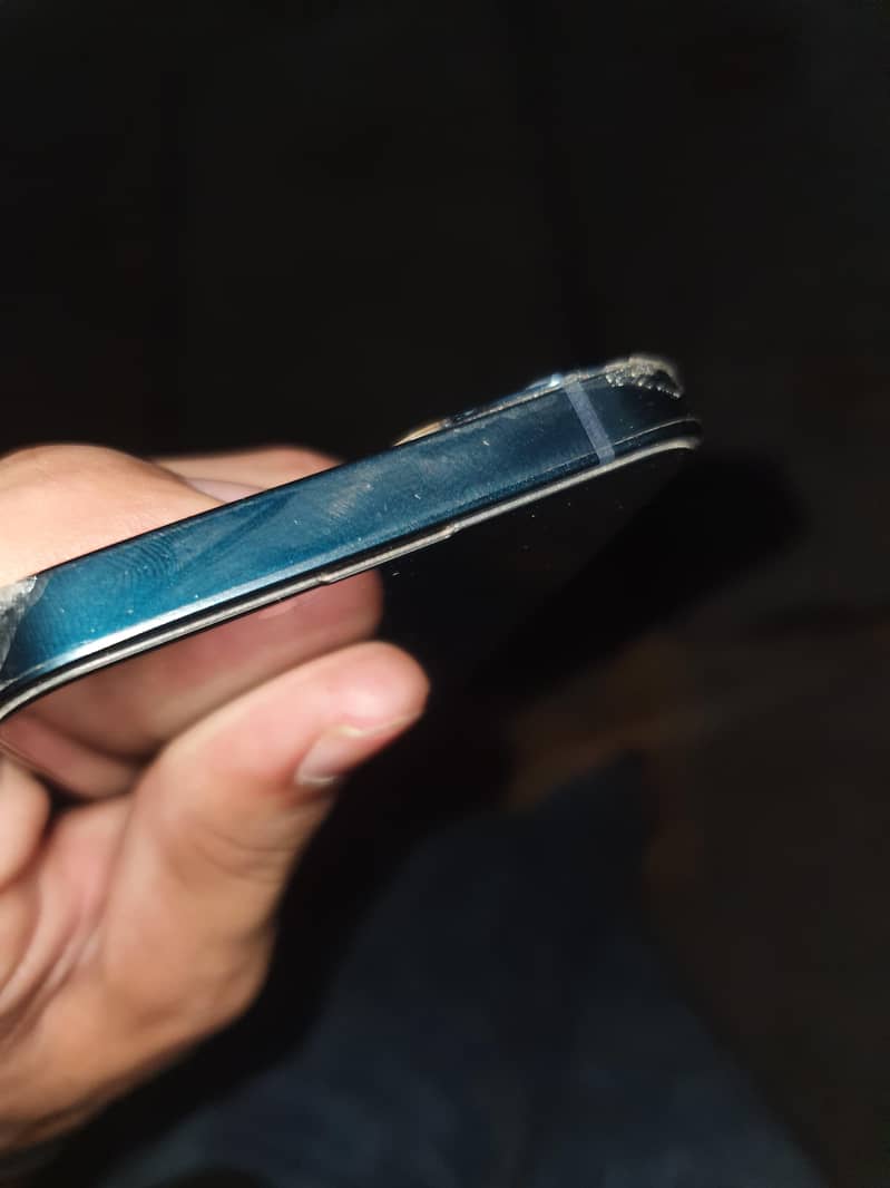 Apple iPhone 14 4