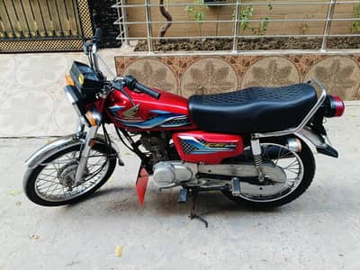 Honda 125 Red 2024