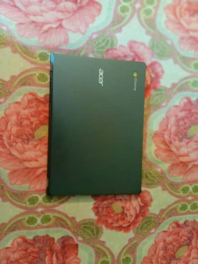 Acer C740 Laptop - 128GB SSD / 4GB RAM - Windows 10 (Good Condition)
