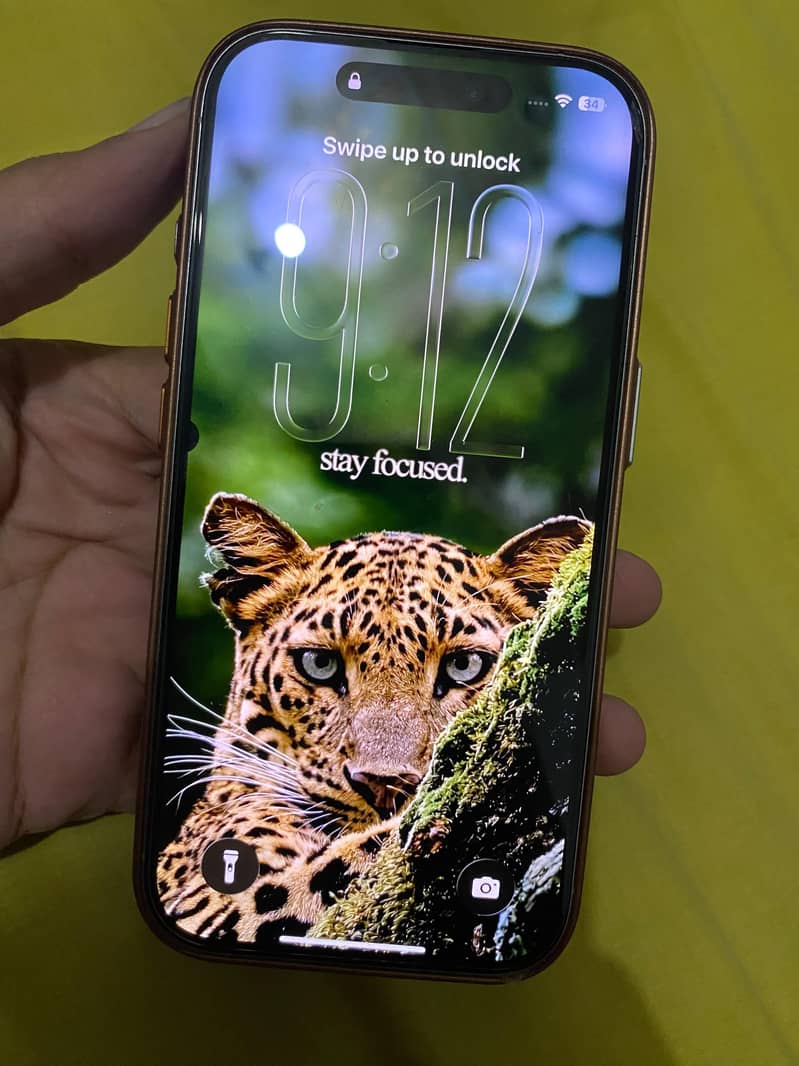 Apple iPhone 16 Pro 4
