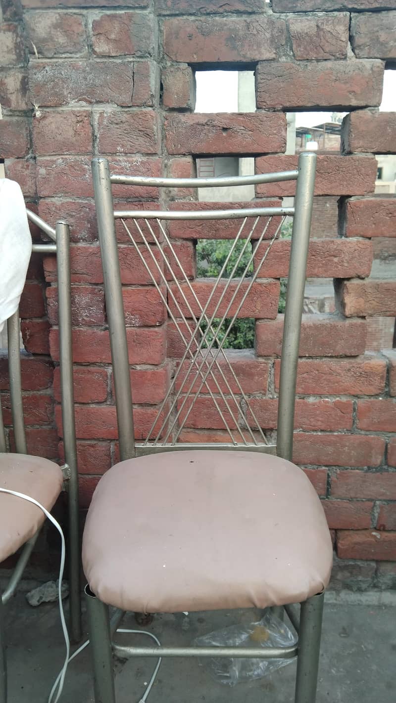4 table 22 chair 0