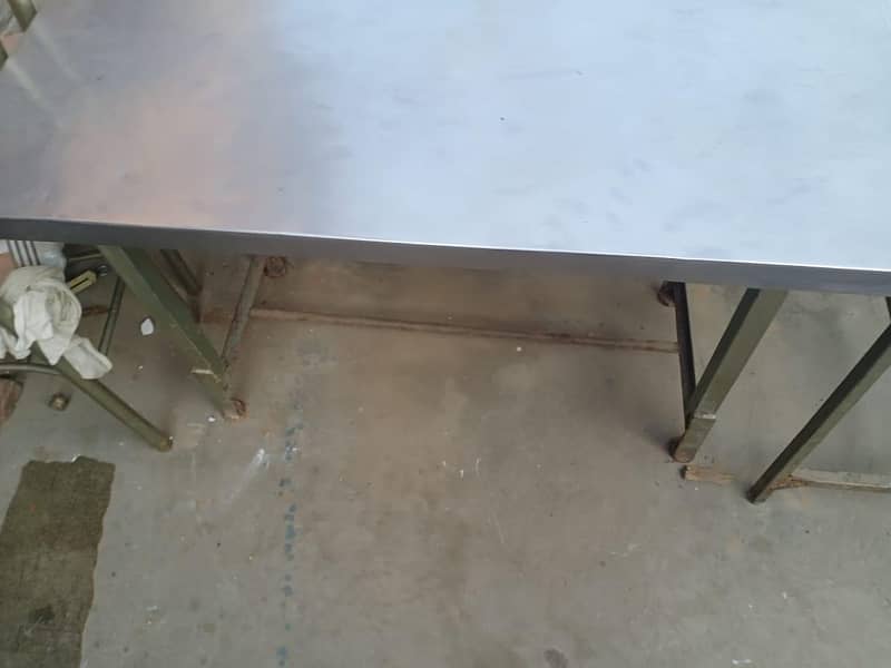 4 table 22 chair 4