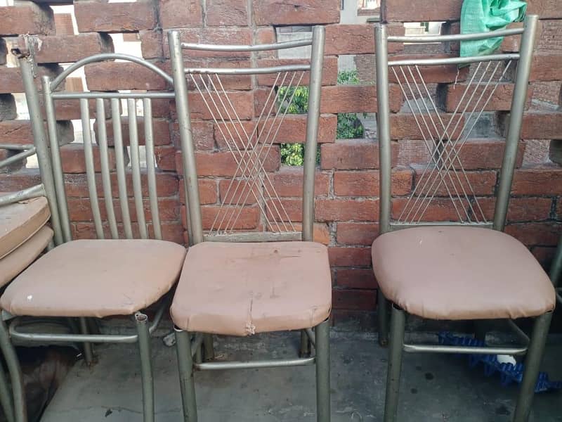 4 table 22 chair 5