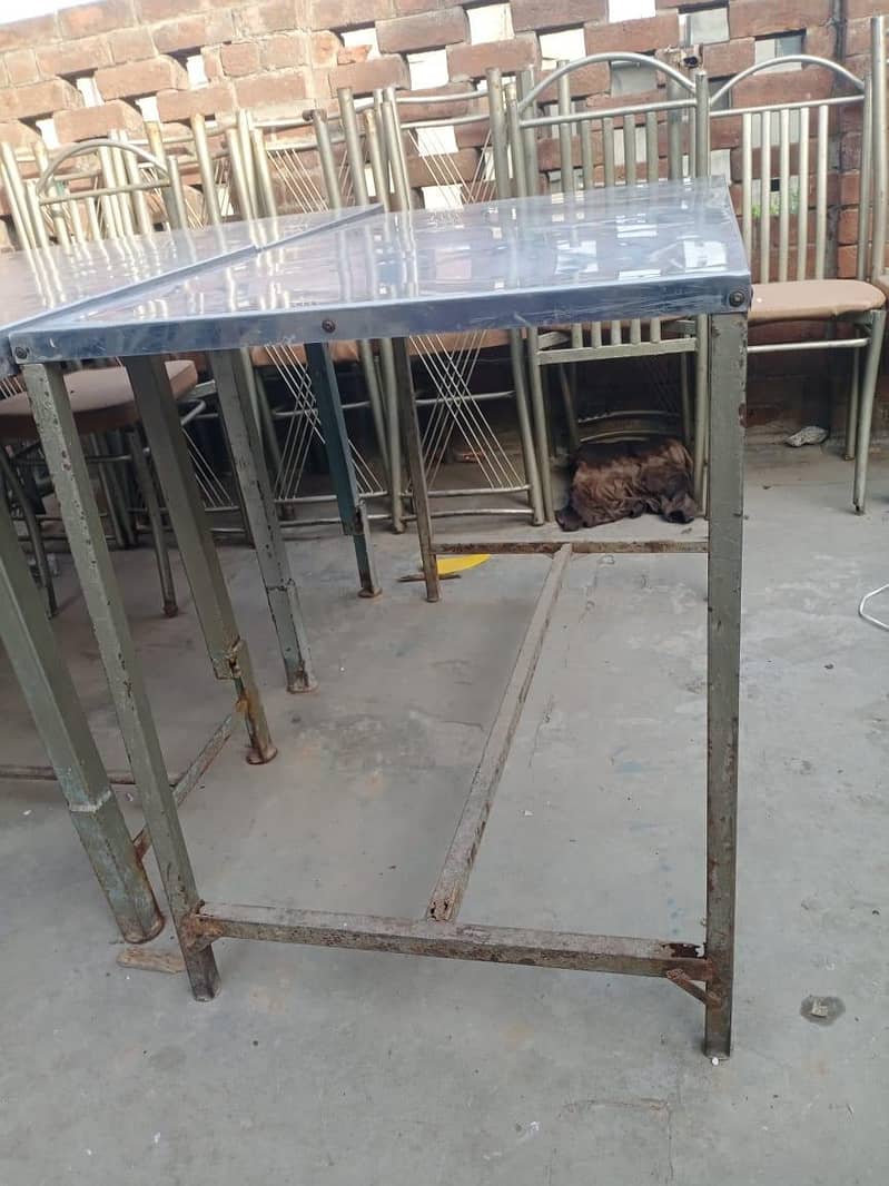 4 table 22 chair 8