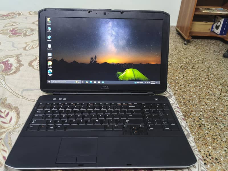 Dell Latitude E5530 0