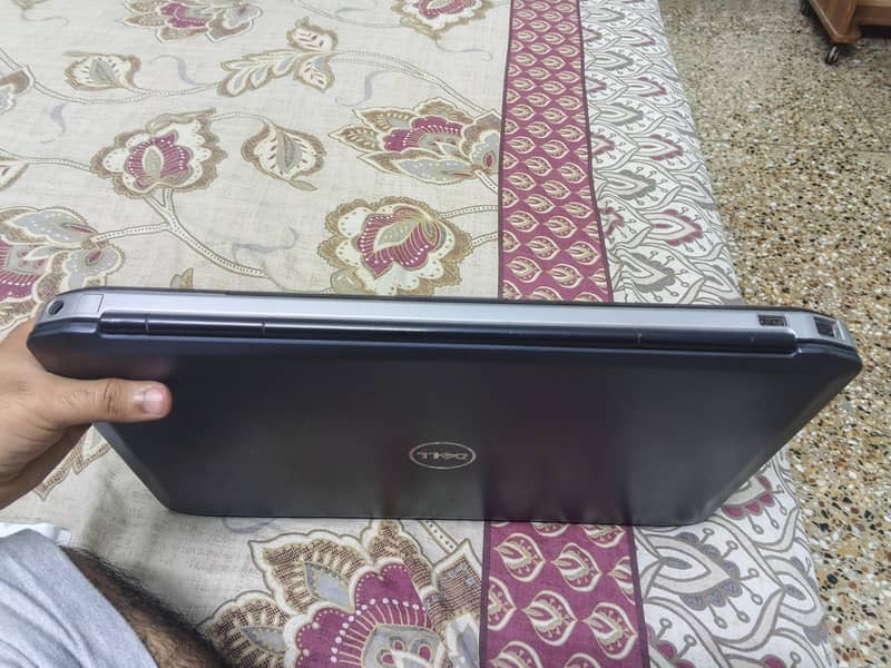 Dell Latitude E5530 10